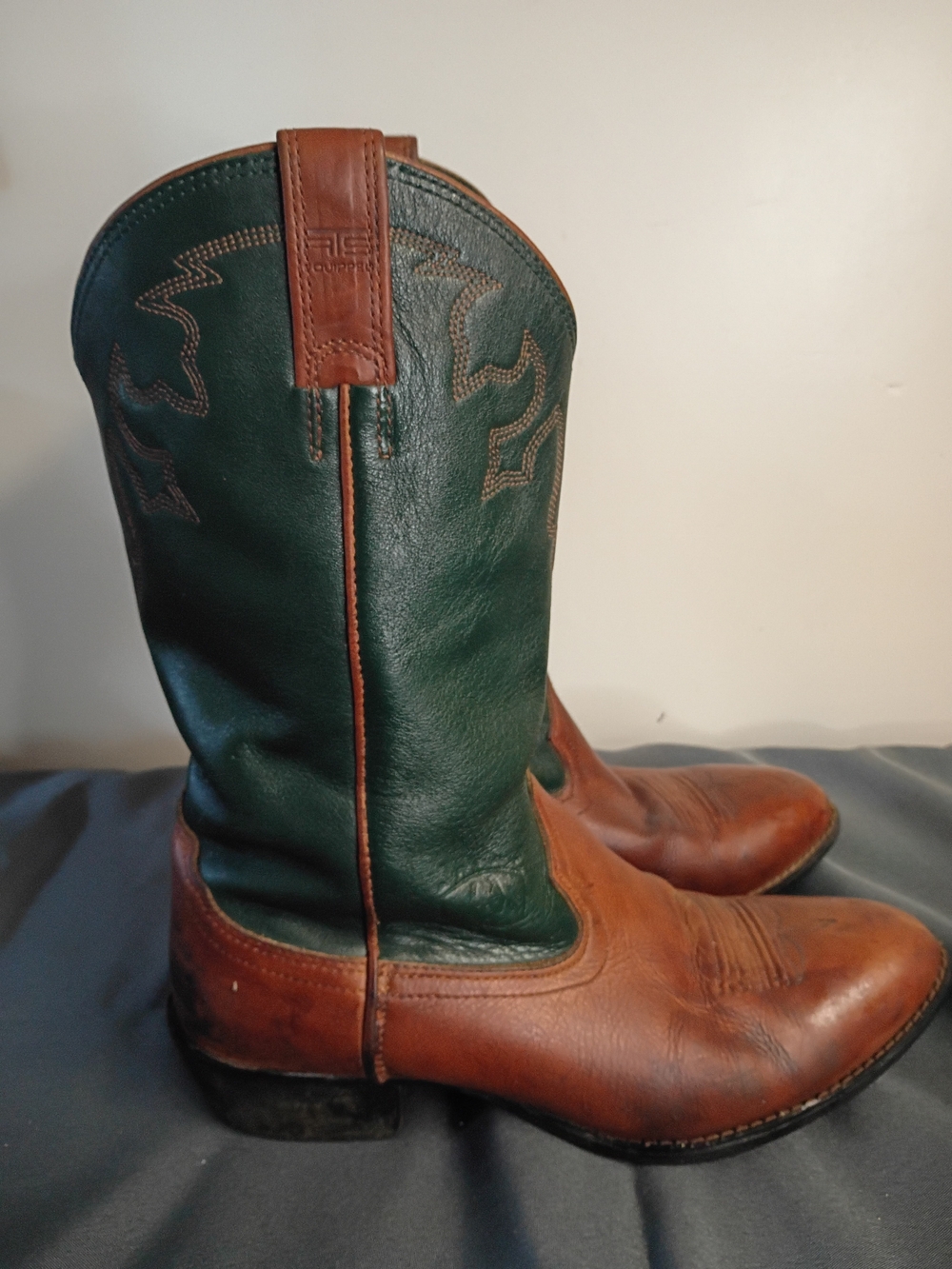 Ariat Men's Two-Tone Brown and Green Leather Western Boots (Ranch Worn)